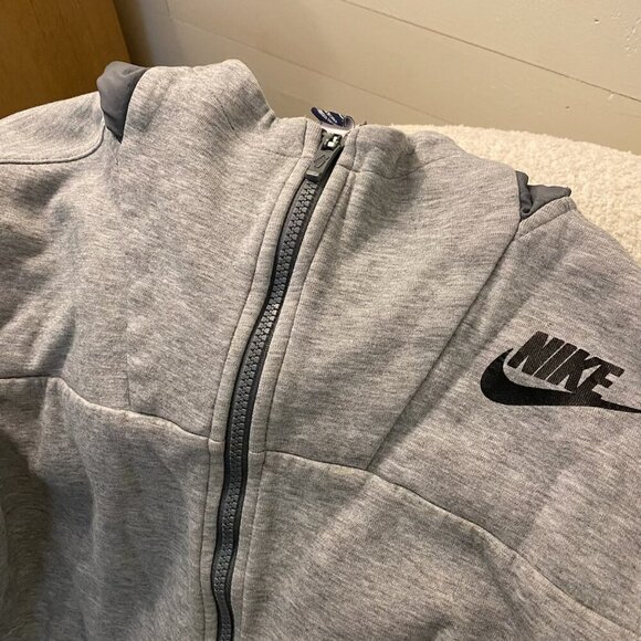 Women's Nike Sportswear Advance 15 Running Reflective Hoodie Like New Small - Picture 9 of 10